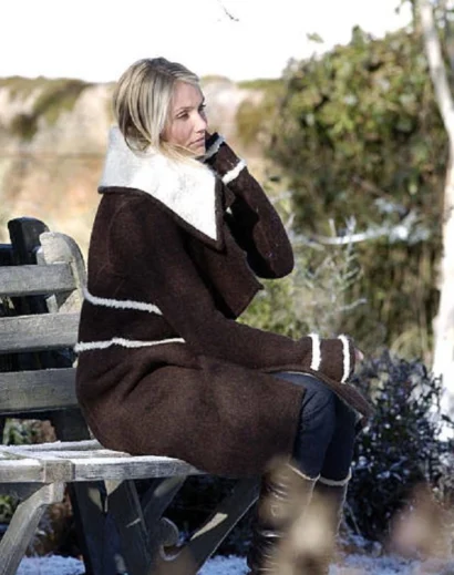 Elegant-beige-wool-trench-coat-styled-like-Cameron-Diaz-in-The-Holiday