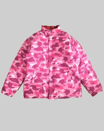 juice-wrld-pink-camo-puffer-jacket-flatlay-with-juice-wrld-pink-cargos Juice WRLD Pink Camo Puffer Jacket flat lay product image, pink camouflage winter coat inspired by Juice WRLD style and juice wrld pink cargos