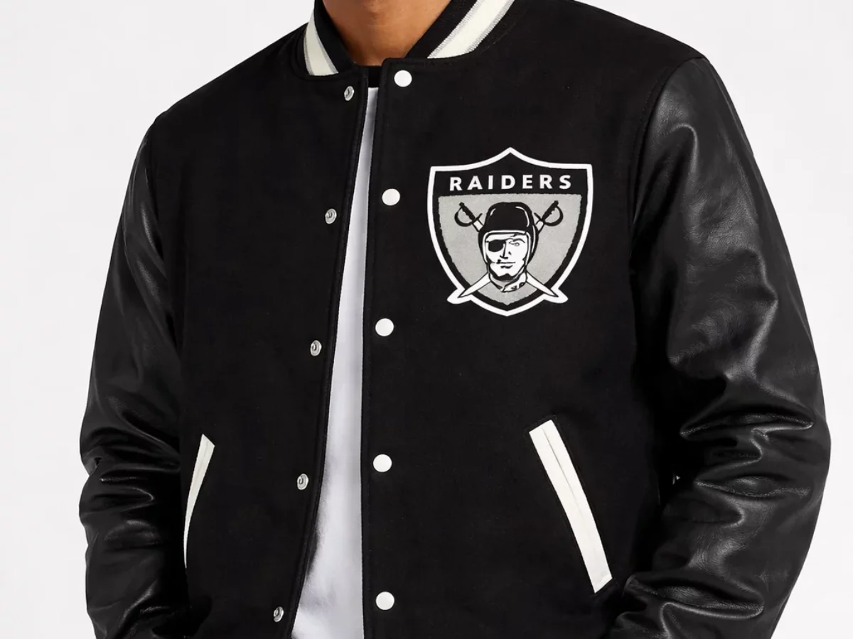 OAKLAND RAIDERS Varsityスタジャン 黒/白 Mitchell & Ness Oakland Raiders Team Origins Varsity Satin Jacket