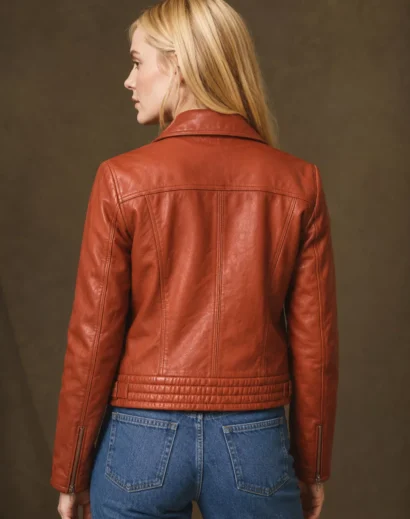 Elle Fanning brown leather jacket back view inspired by the Margo’s Got Money Troubles Event Elle Fanning jacket. Stylish cropped women leather jacket with a vintage finish, perfect for women motorcycle jacket and jacket for women collections.